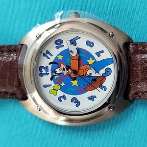 BNIB Rare Vintage Disney Backward Running Goofy Watch